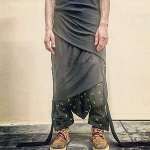 Quarter moon silk screen pant